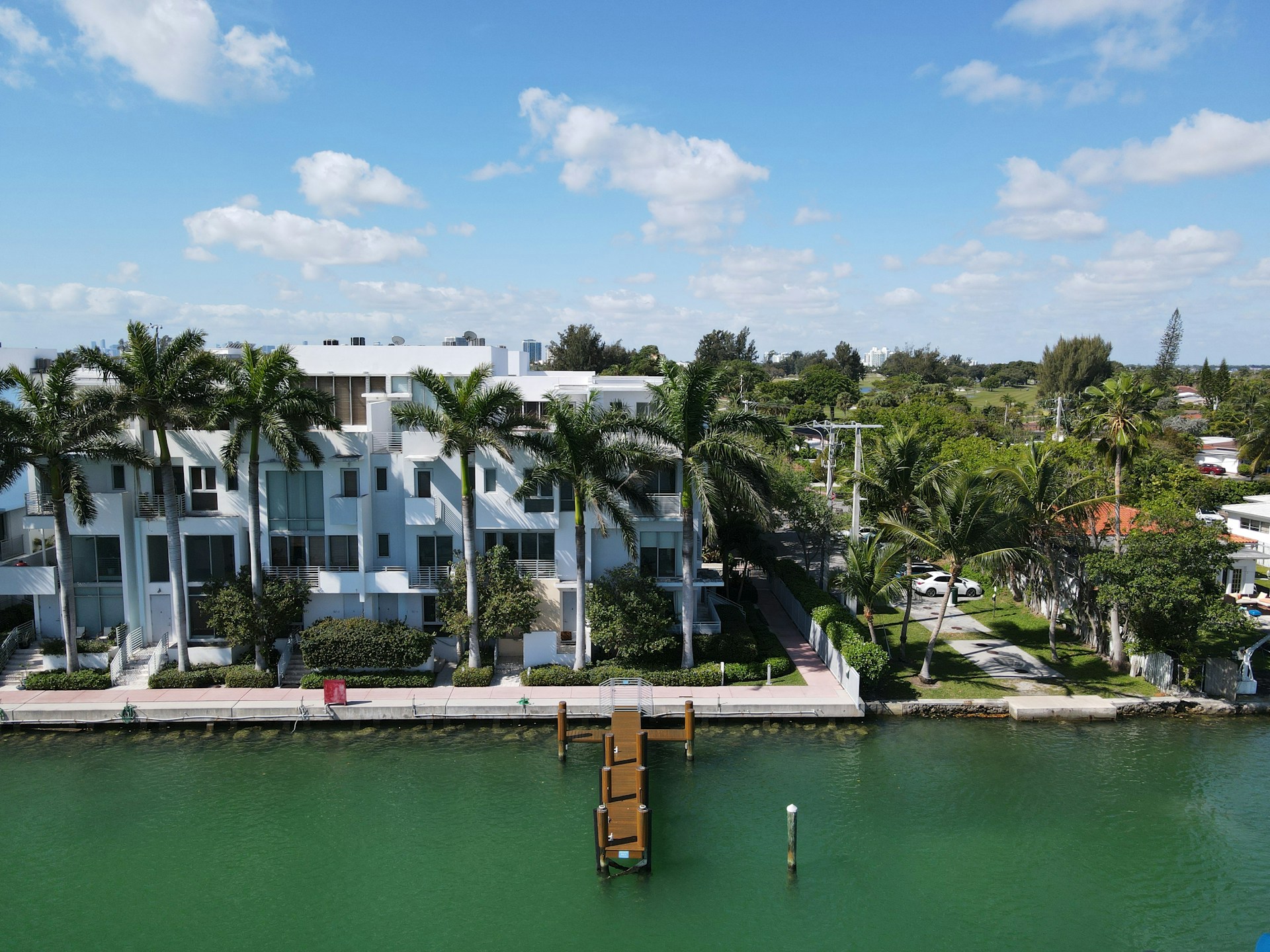 What Is a Boat Lift and How Does a Boat Lift Work?
